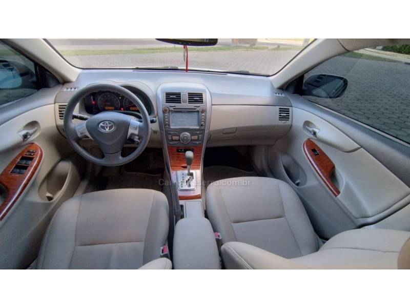 TOYOTA - COROLLA - 2009/2010 - Prata - R$ 58.900,00