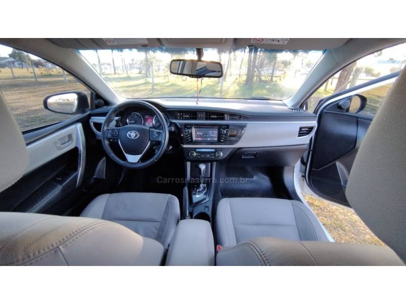 TOYOTA - COROLLA - 2016/2017 - Branca - R$ 92.900,00