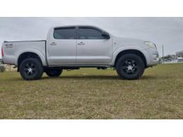 TOYOTA - HILUX - 2010/2010 - Prata - R$ 90.000,00