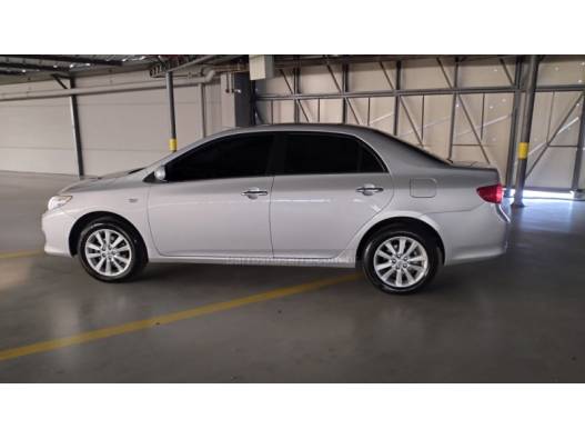 TOYOTA - COROLLA - 2009/2010 - Prata - R$ 58.900,00