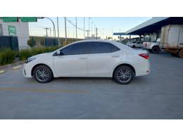 TOYOTA - COROLLA - 2016/2017 - Branca - R$ 92.900,00