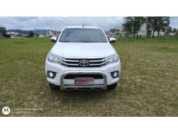 TOYOTA - HILUX - 2020/2020 - Branca - R$ 190.000,00