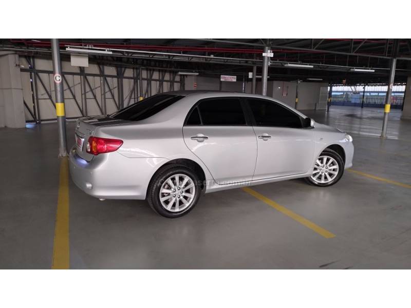 TOYOTA - COROLLA - 2009/2010 - Prata - R$ 58.900,00