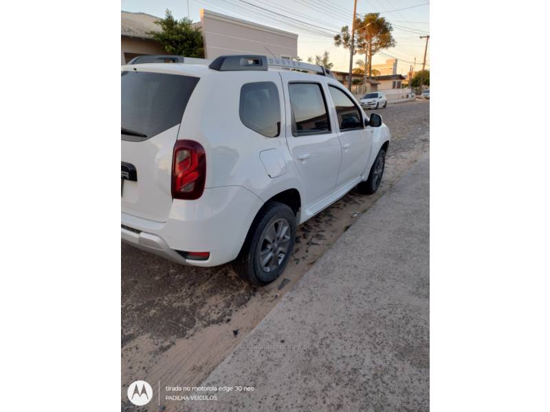 RENAULT - DUSTER - 2015/2016 - Branca - R$ 55.000,00