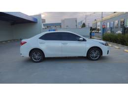 TOYOTA - COROLLA - 2016/2017 - Branca - R$ 92.900,00