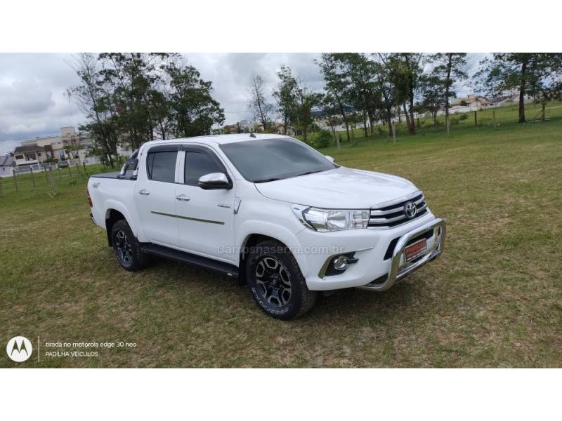 TOYOTA - HILUX - 2020/2020 - Branca - R$ 190.000,00