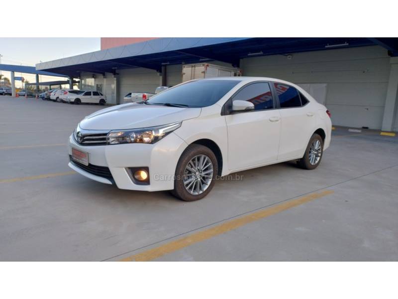 TOYOTA - COROLLA - 2016/2017 - Branca - R$ 92.900,00