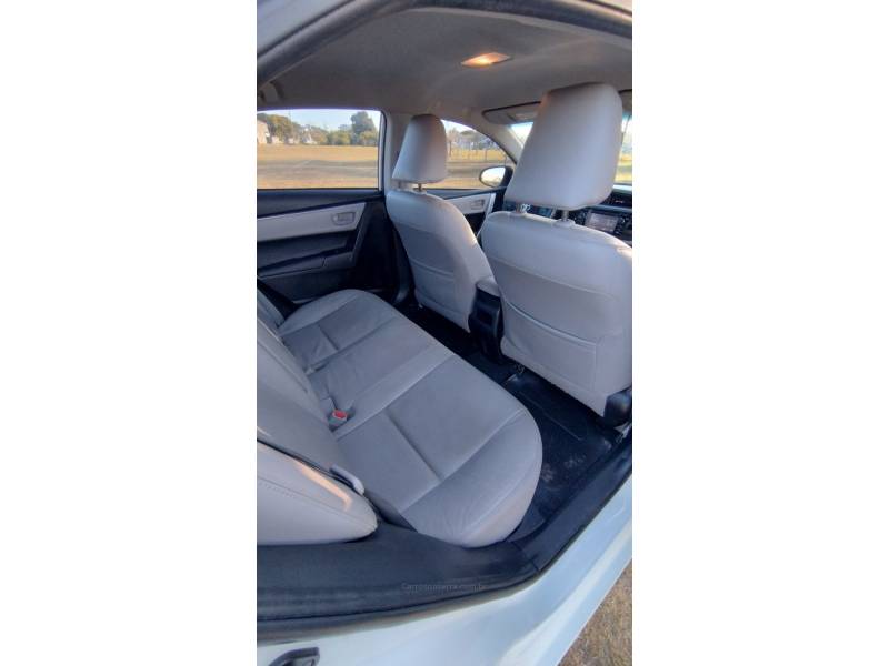 TOYOTA - COROLLA - 2016/2017 - Branca - R$ 92.900,00