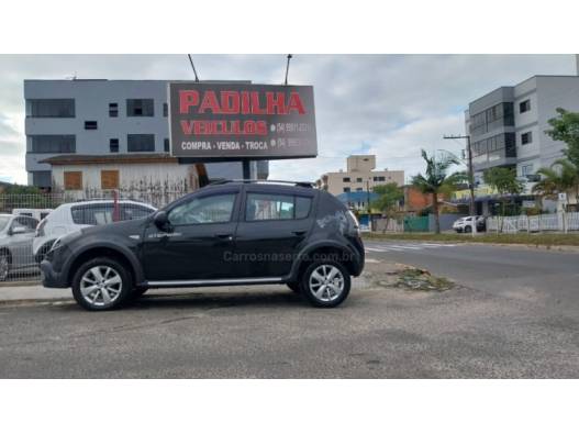 RENAULT - SANDERO - 2013/2014 - Preta - R$ 44.900,00