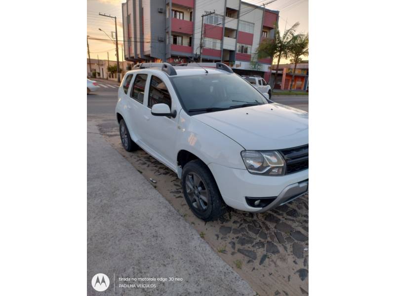 RENAULT - DUSTER - 2015/2016 - Branca - R$ 55.000,00