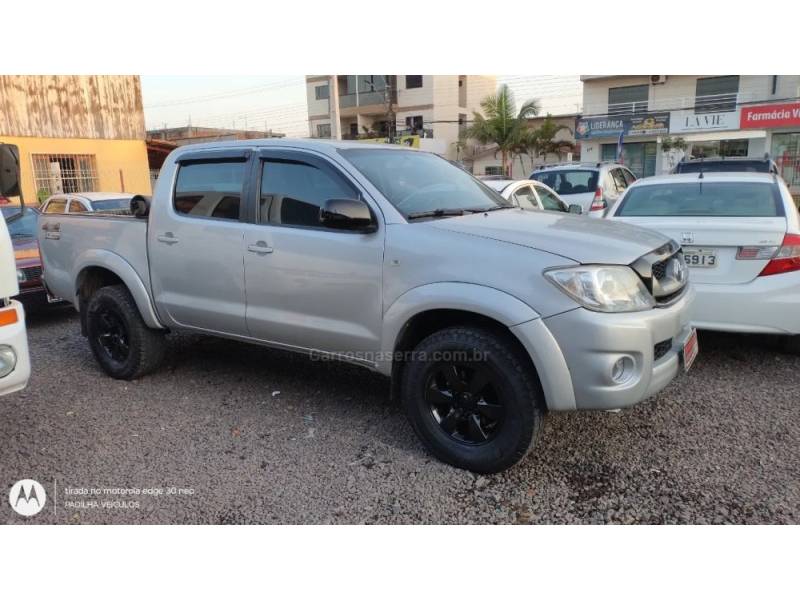 TOYOTA - HILUX - 2010/2010 - Prata - R$ 85.000,00