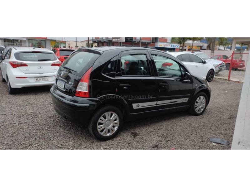 CITROËN - C3 - 2010/2011 - Preta - R$ 25.000,00