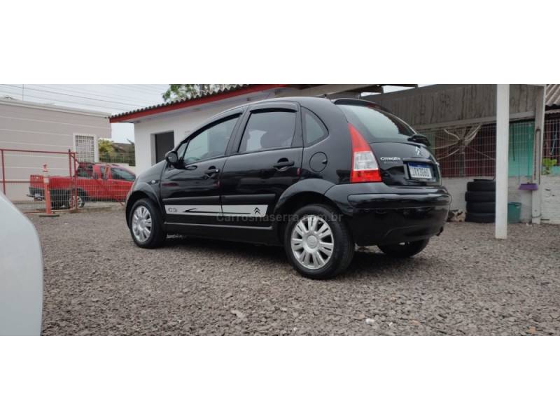 CITROËN - C3 - 2010/2011 - Preta - R$ 25.000,00