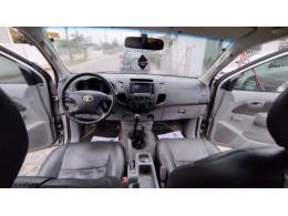 TOYOTA - HILUX - 2010/2010 - Prata - R$ 90.000,00