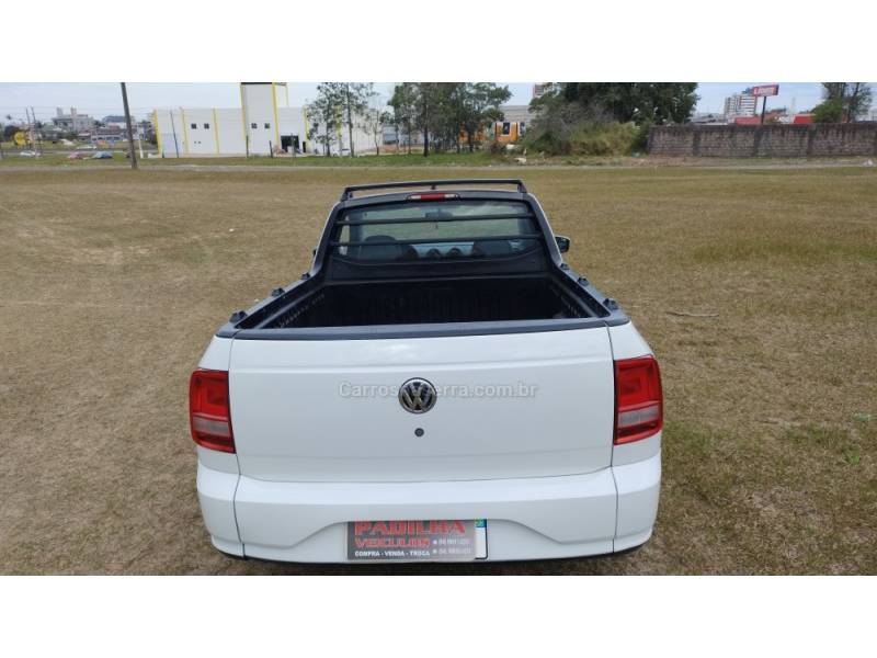 VOLKSWAGEN - SAVEIRO - 2017/2018 - Branca - R$ 55.000,00