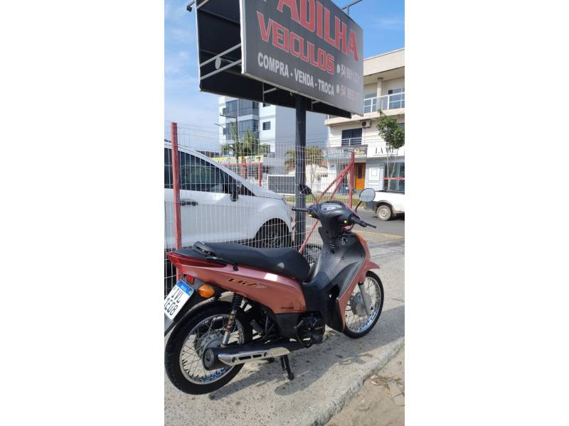 HONDA - BIZ 100 - 2014/2014 - Rosa - R$ 10.000,00