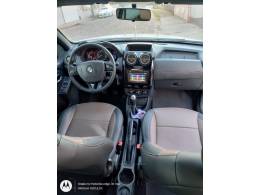 RENAULT - DUSTER - 2015/2016 - Branca - R$ 55.000,00