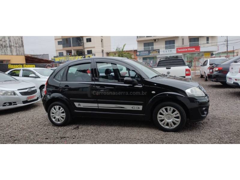 CITROËN - C3 - 2010/2011 - Preta - R$ 25.000,00