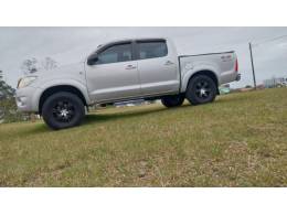 TOYOTA - HILUX - 2010/2010 - Prata - R$ 90.000,00