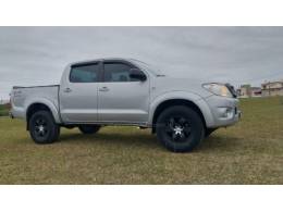TOYOTA - HILUX - 2010/2010 - Prata - R$ 90.000,00