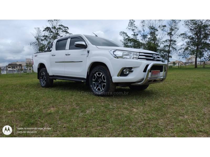 TOYOTA - HILUX - 2020/2020 - Branca - R$ 190.000,00