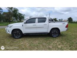 TOYOTA - HILUX - 2020/2020 - Branca - R$ 190.000,00