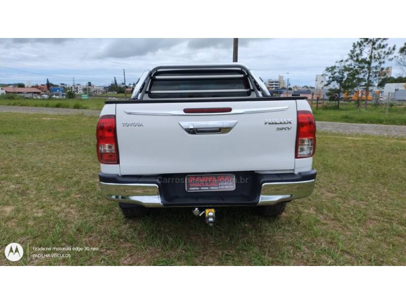 TOYOTA - HILUX - 2020/2020 - Branca - R$ 190.000,00