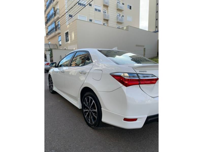 TOYOTA - COROLLA - 2018/2018 - Branca - R$ 110.000,00