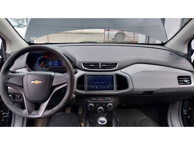 CHEVROLET - ONIX - 2014/2015 - Preta - R$ 43.900,00