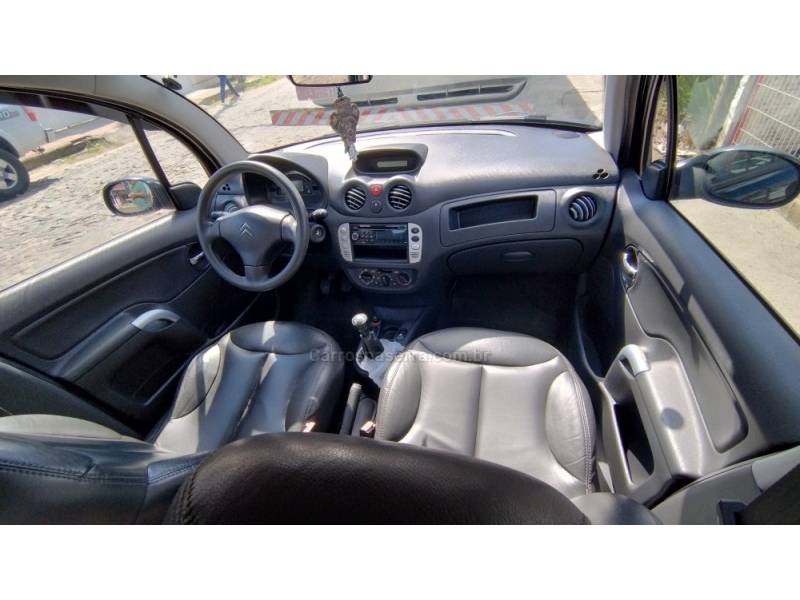CITROËN - C3 - 2010/2011 - Preta - R$ 25.000,00