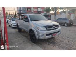 TOYOTA - HILUX - 2010/2010 - Prata - R$ 85.000,00