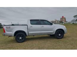TOYOTA - HILUX - 2010/2010 - Prata - R$ 90.000,00