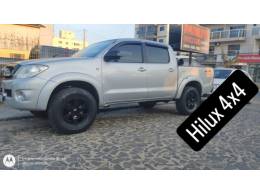 TOYOTA - HILUX - 2010/2010 - Prata - R$ 85.000,00