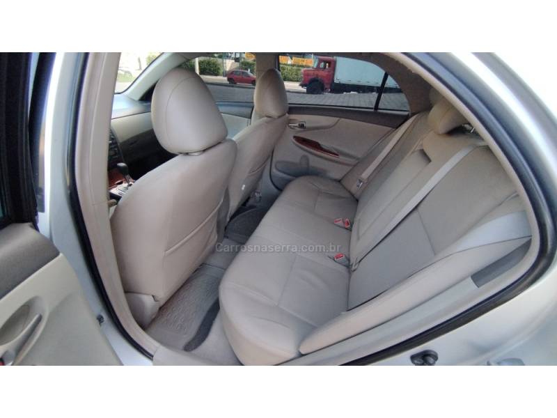 TOYOTA - COROLLA - 2009/2010 - Prata - R$ 58.900,00