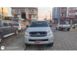 TOYOTA - HILUX - 2010/2010 - Prata - R$ 85.000,00