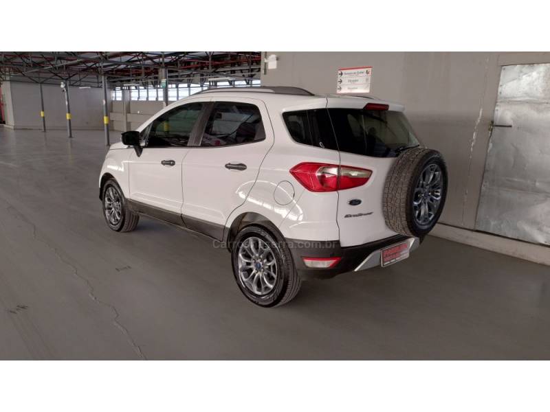 FORD - ECOSPORT - 2015/2016 - Branca - R$ 59.999,00