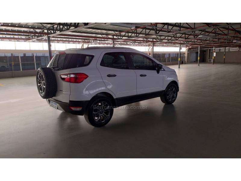 FORD - ECOSPORT - 2015/2016 - Branca - R$ 59.999,00