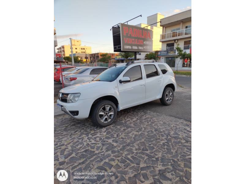 RENAULT - DUSTER - 2015/2016 - Branca - R$ 55.000,00